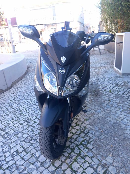 Sym GTS 125 i com abs e starte stop