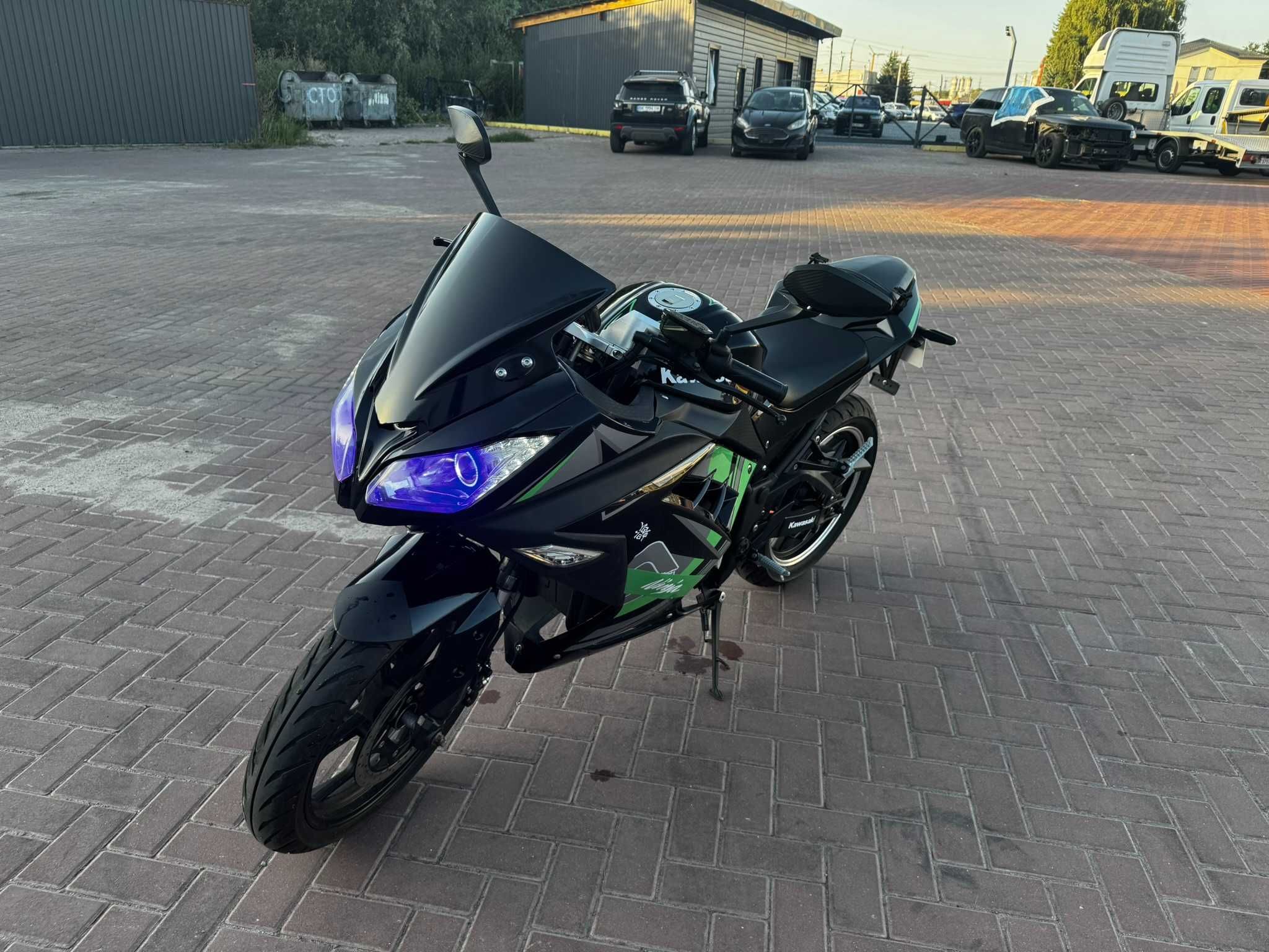 Електромотоцикл Kawasaki 2023 року