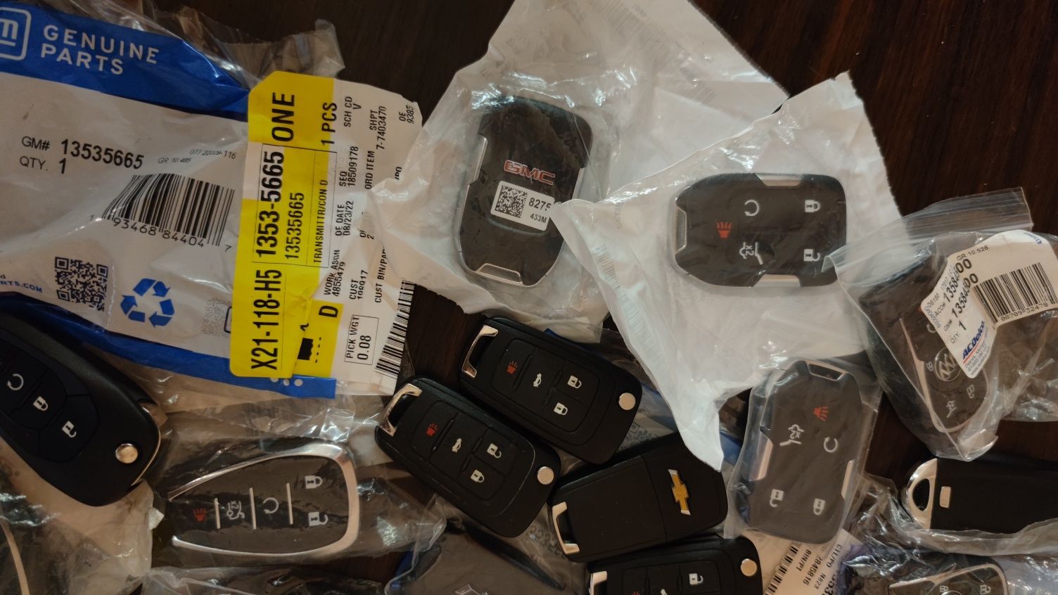 Оригинальный Ключ Chevrolet Cruze, Malibu, Camaro, Sonic, EQUINOX,TRAX