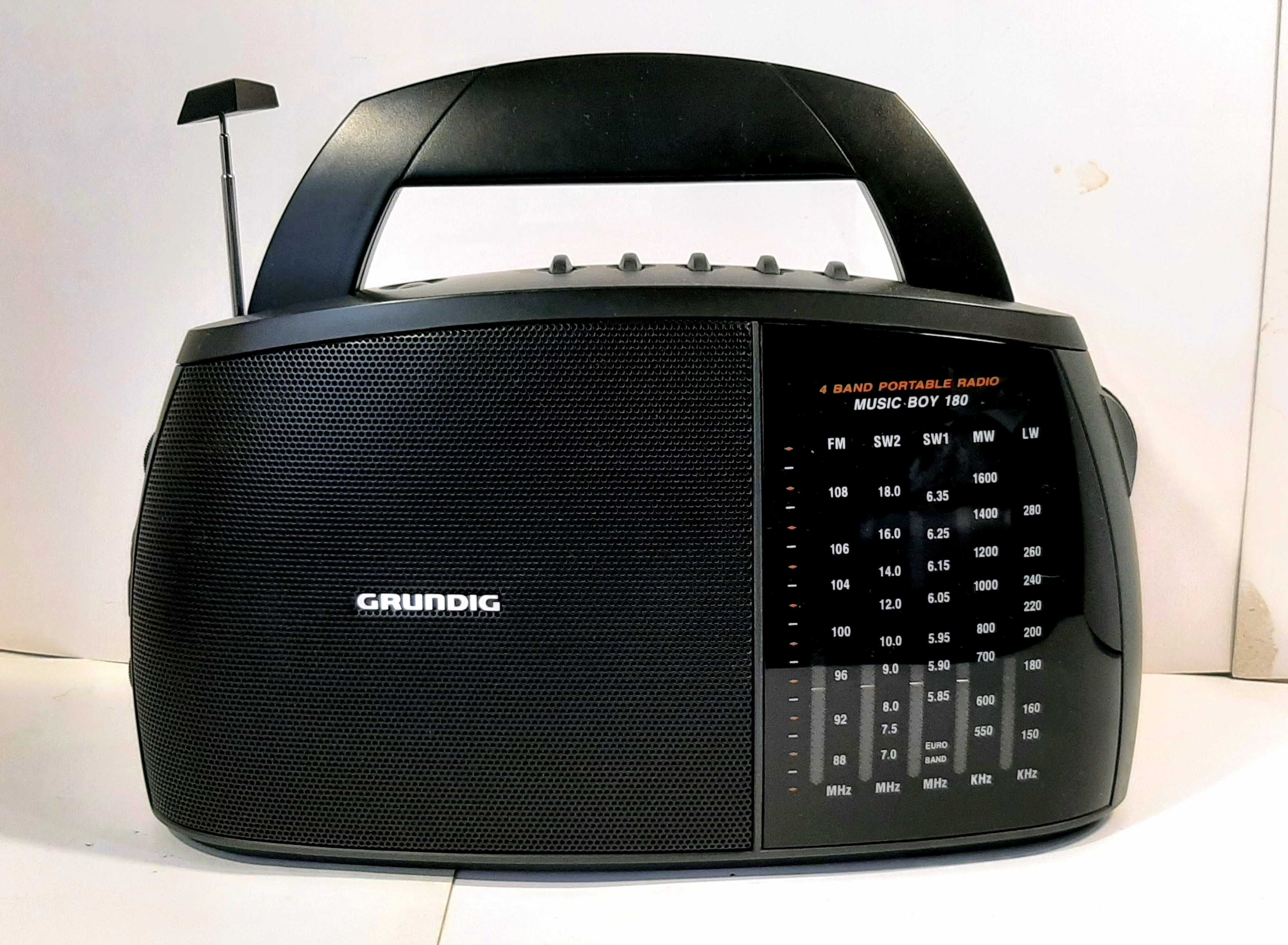 Радиоприемник  Грюндиг  GRUNDIG  Идеальный  FM, LW, MW, SW1-2