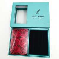 Шкатулка с алыми розами из мыла подарочная коробка мыльная композиция