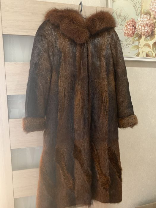 Срочно продам шубу из нутрии