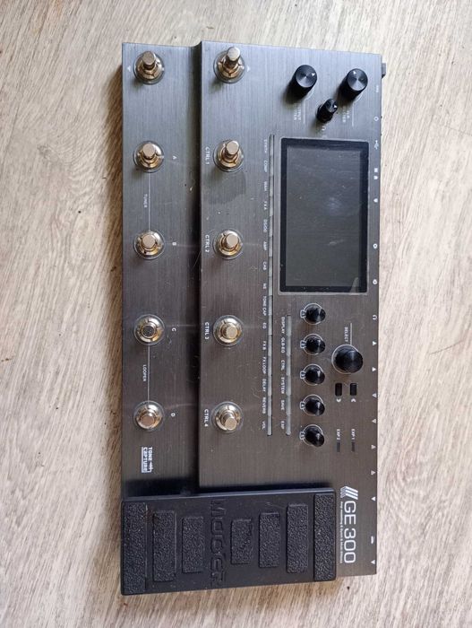 Multiefekt gitarowy MOOER GE 300