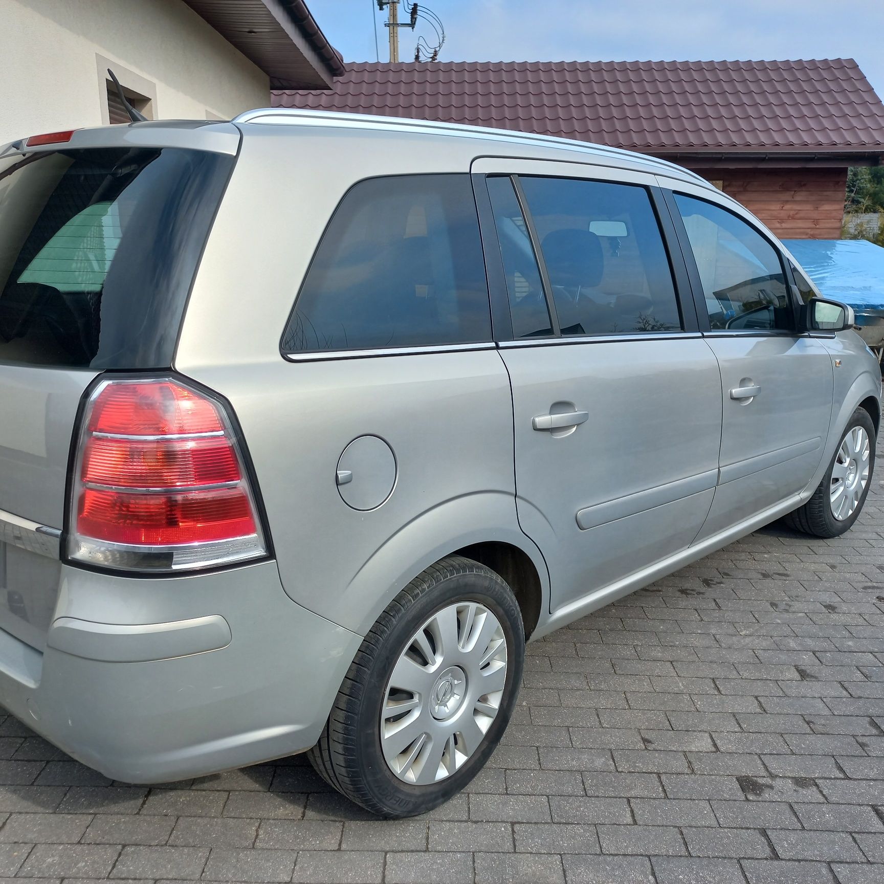 Opel Zafira 2007 rok benzyna