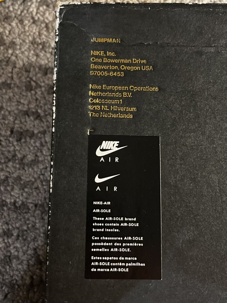 Air Jordan 1 Mid GS Taxi