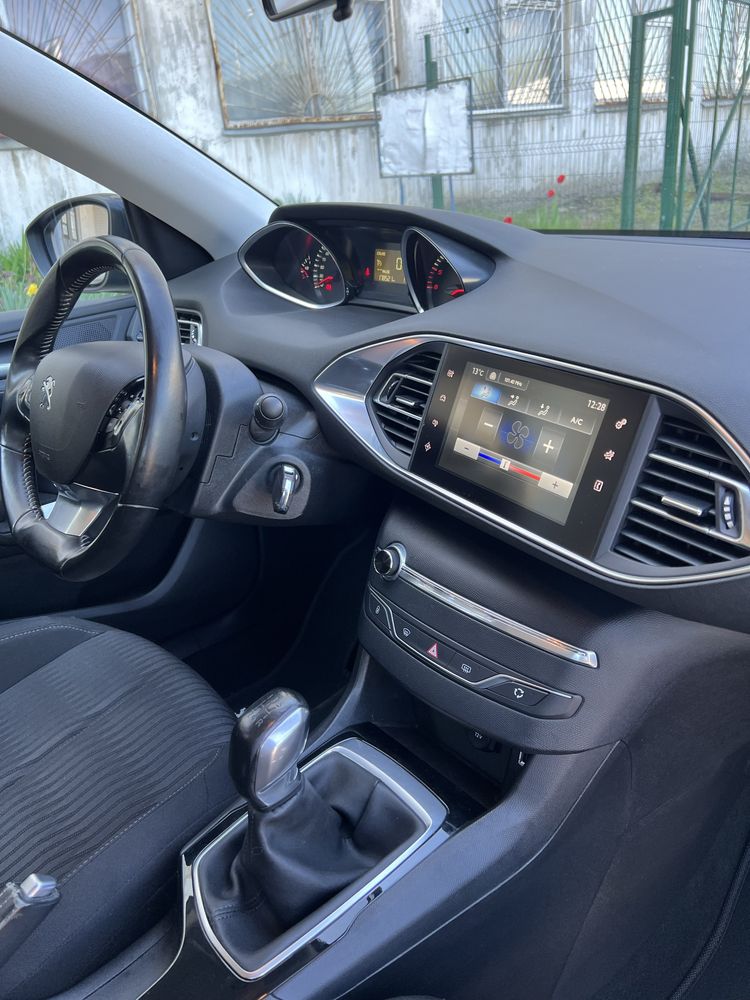 Peugeot 308 1.6Blue-HDI