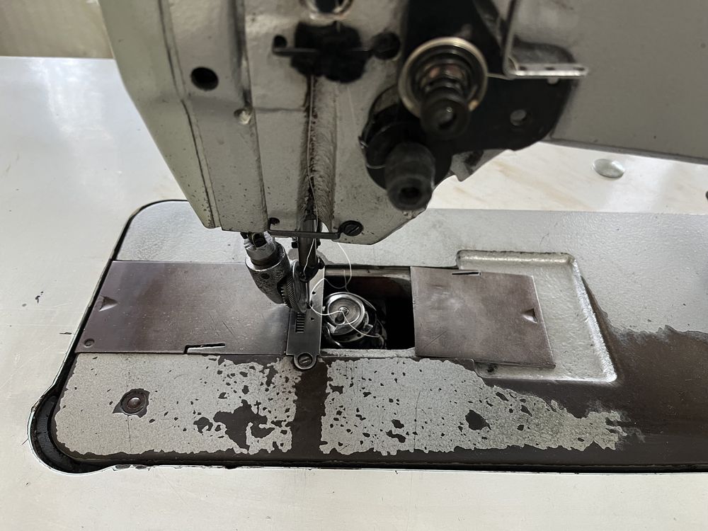 Промышленная швейная машина 330 кл.