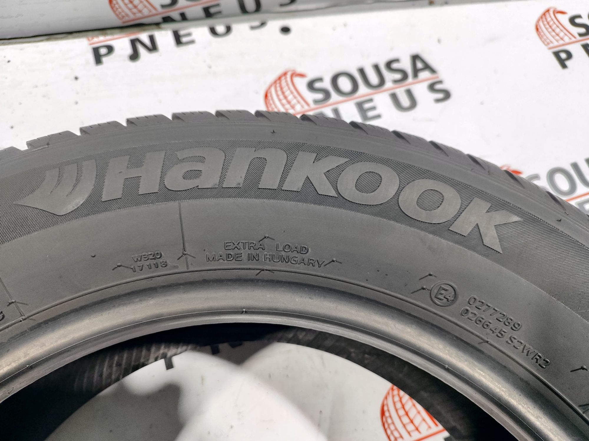 2 pneus semi novos 215-60R16 Hankook - Oferta da entrega na sua morada