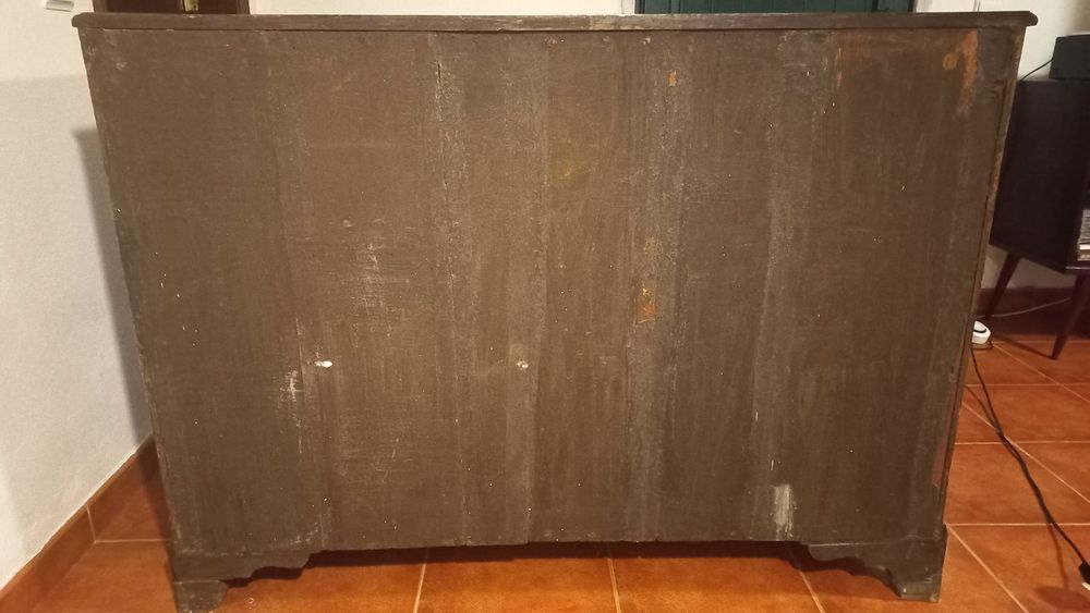 Comoda D. Maria em Madeira de Vinhatico