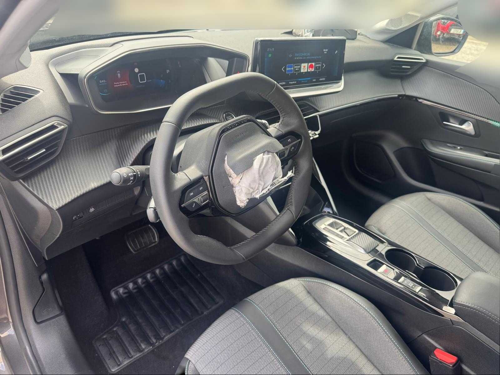 Peugeot 208 1.2 Puretech 101cv cx Aut. de 2023 Salvado