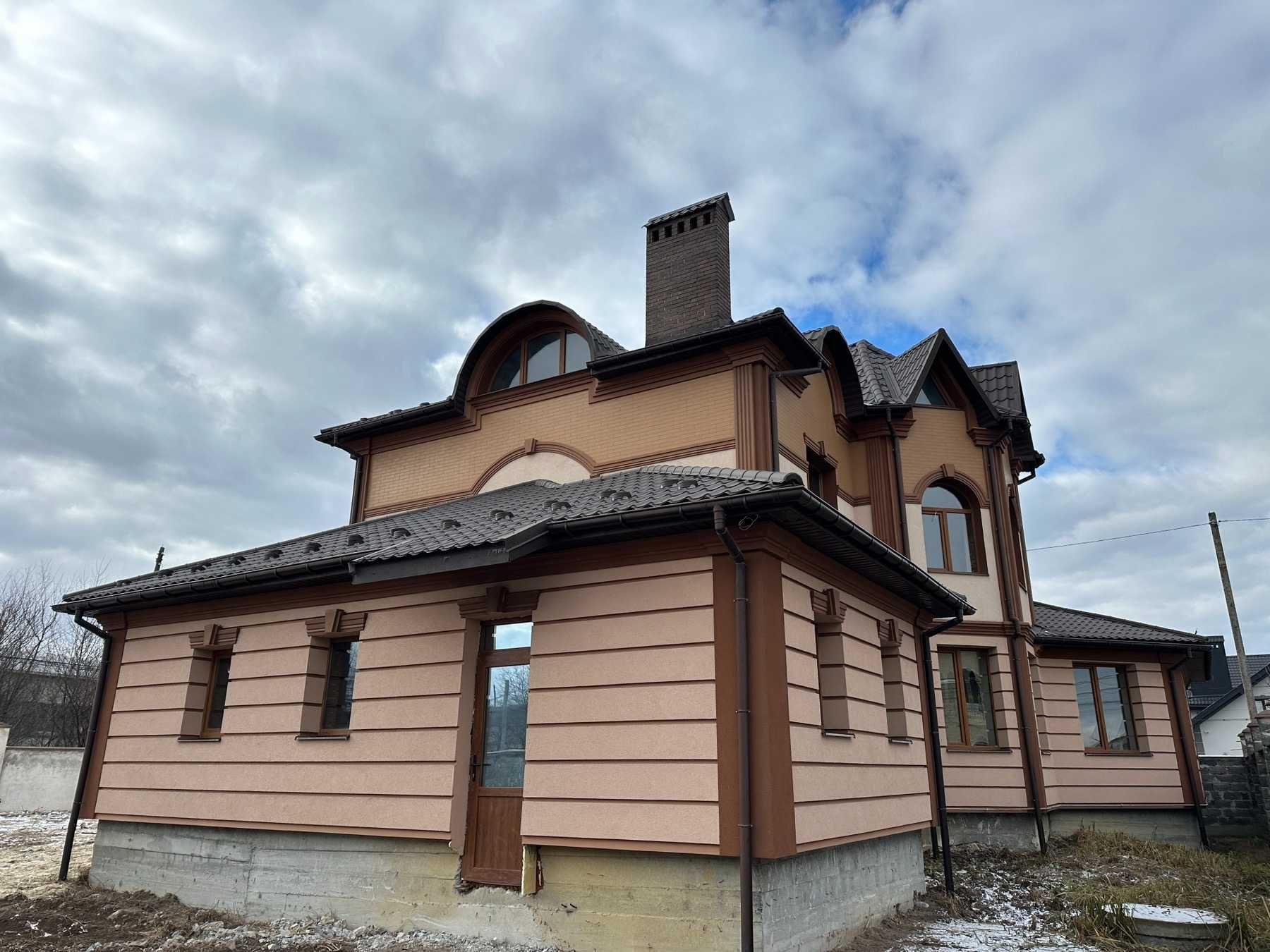 Шикарний будинок біля Івано-Франківська