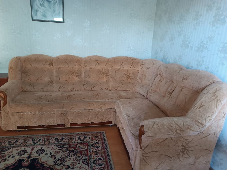 Диван кутовий б/в