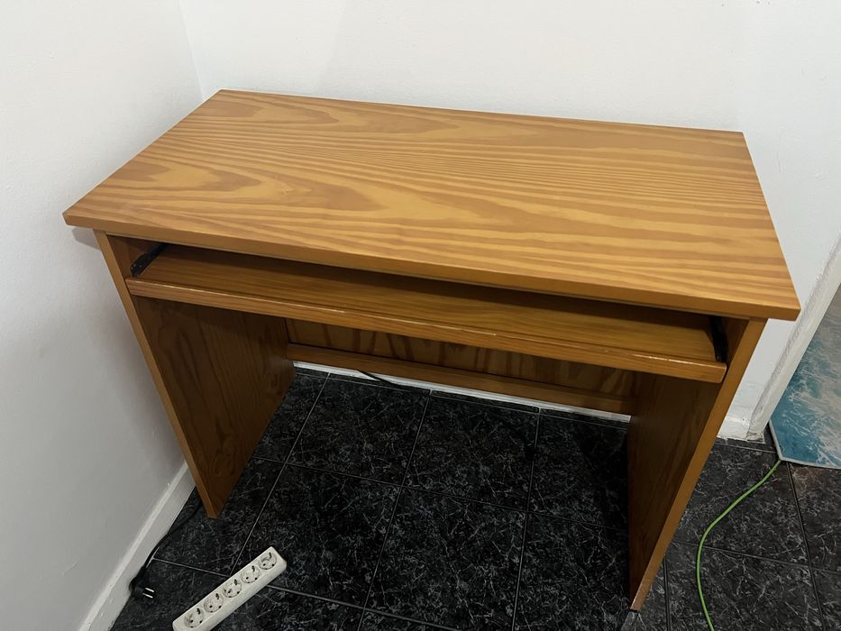 Secretaria mesa quarto