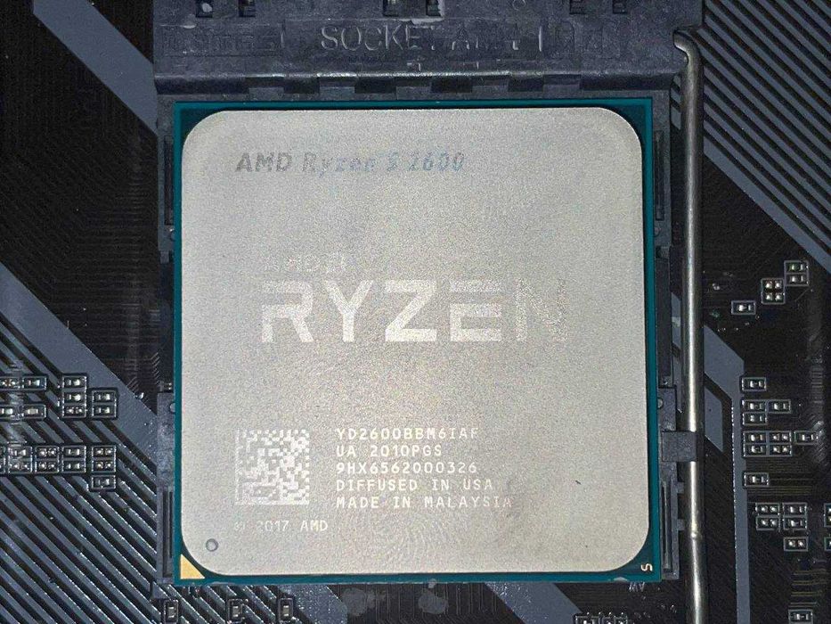 процесор Ryzen 5 2600 socket AM4 + кулер AMD Wraith Prism