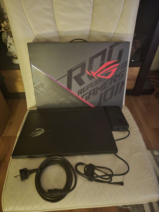 Asus ROG STRIX G731GU i7-9750H GTX1660TI
