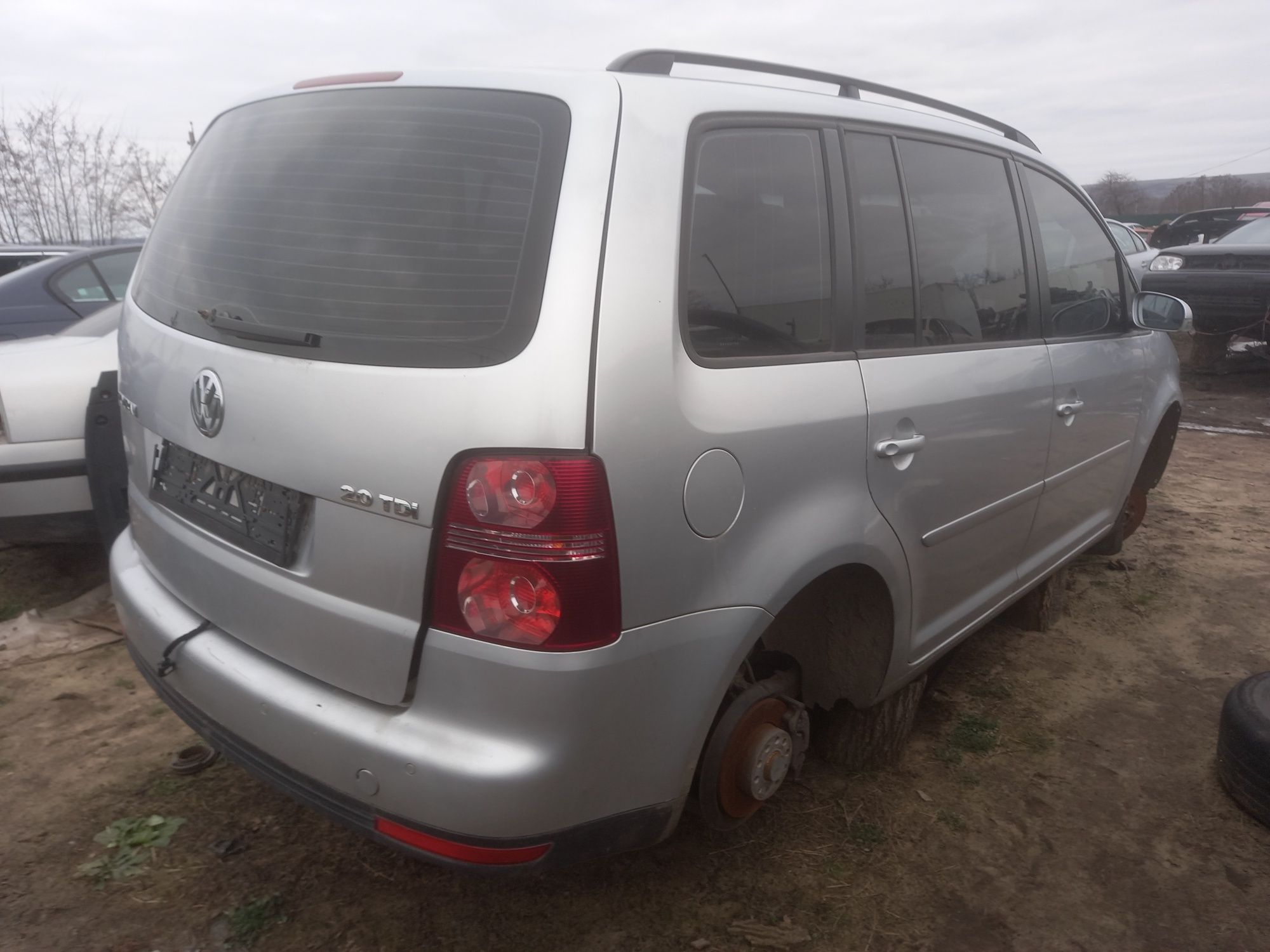 Разбирается Volkswagen Touran 2.0 дизель 2008 год