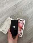 iPhone 15 różowy