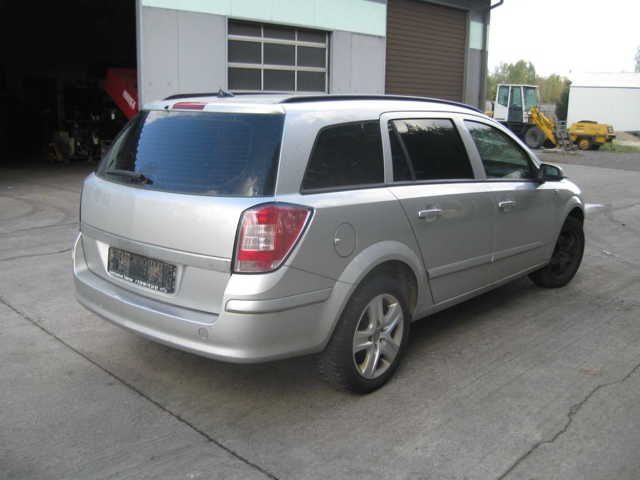 Opel Astra H 1,7 Z157 Części Blacharskie i inne Drzwi Błotniki itp.