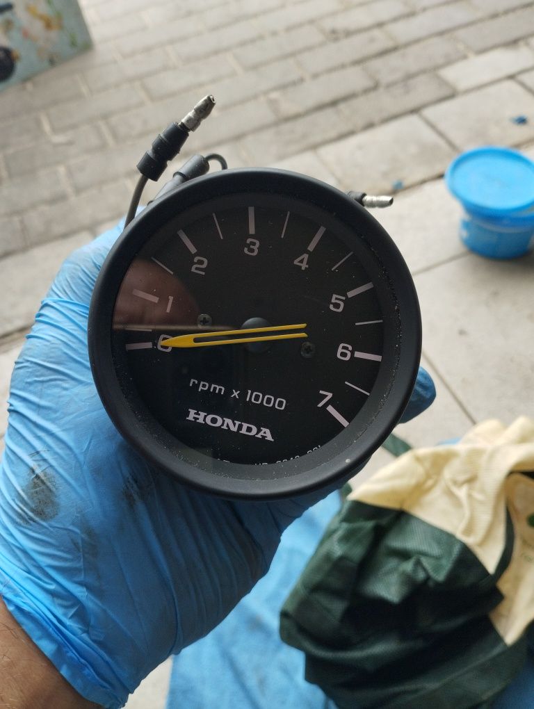 Obrotomierz Honda marine zaburtowy.