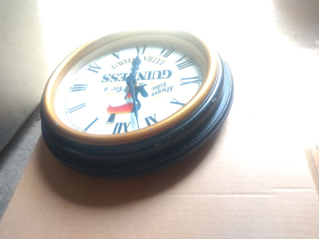 Zegar Guinness , stary zegar , vintage