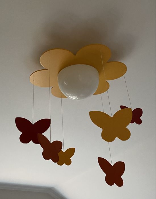 Lampa do pokoju dziecięcego kwiatek