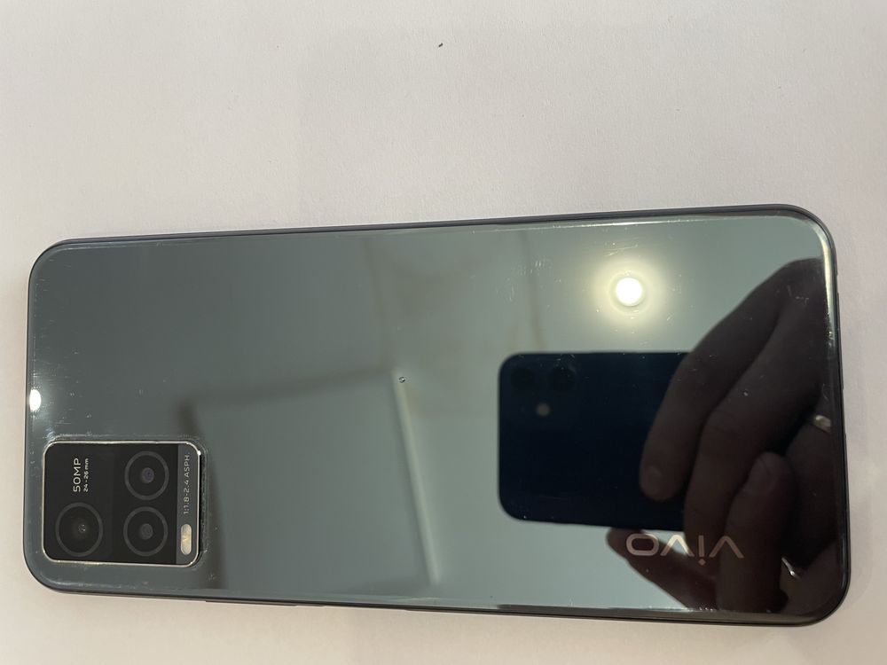 Продам телефон Vivo Y33S