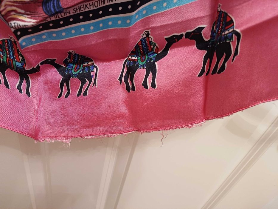 Vintage apaszka „Souvenir of Aden” – orientalny wzór, wielbłądy, mapa