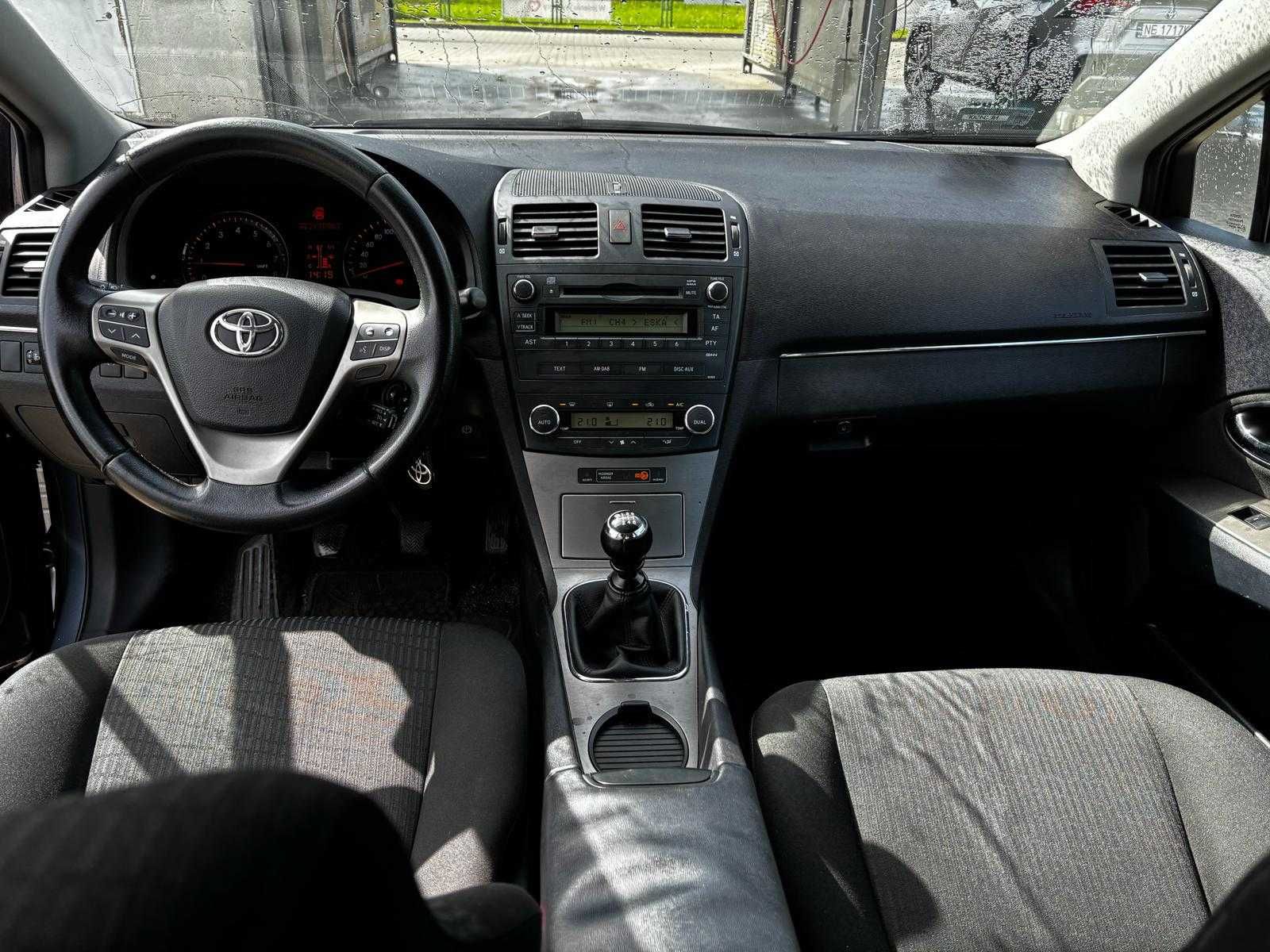 ekonomiczna i niezawodna Toyota Avensis