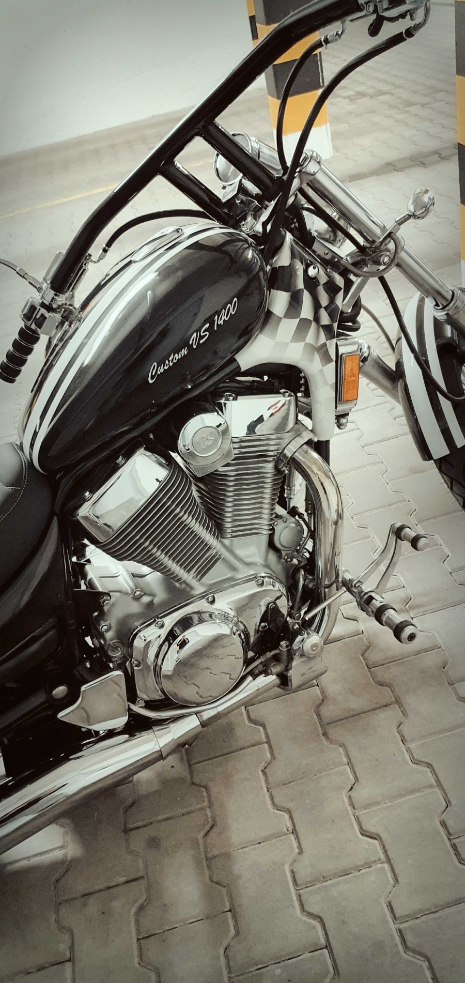 Suzuki Intruder VS1400 Custom