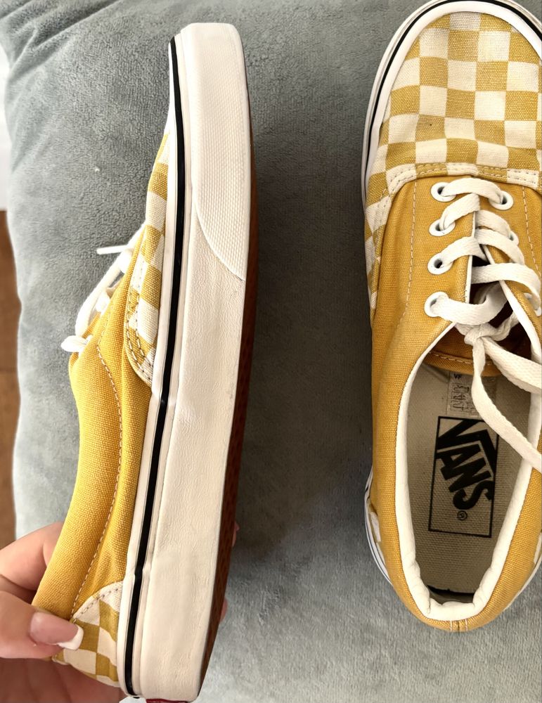 Piekne żółte buty vans