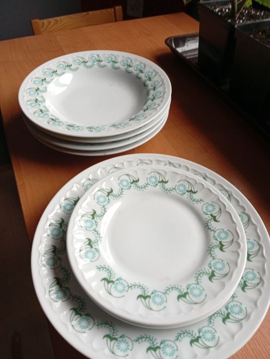 Talerze porcelanowe oddam