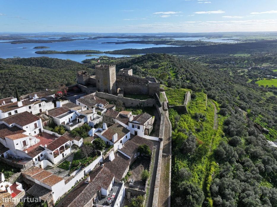 Para venda | Moradia t4 | Com vista deslumbrante, dentro das Muralhas