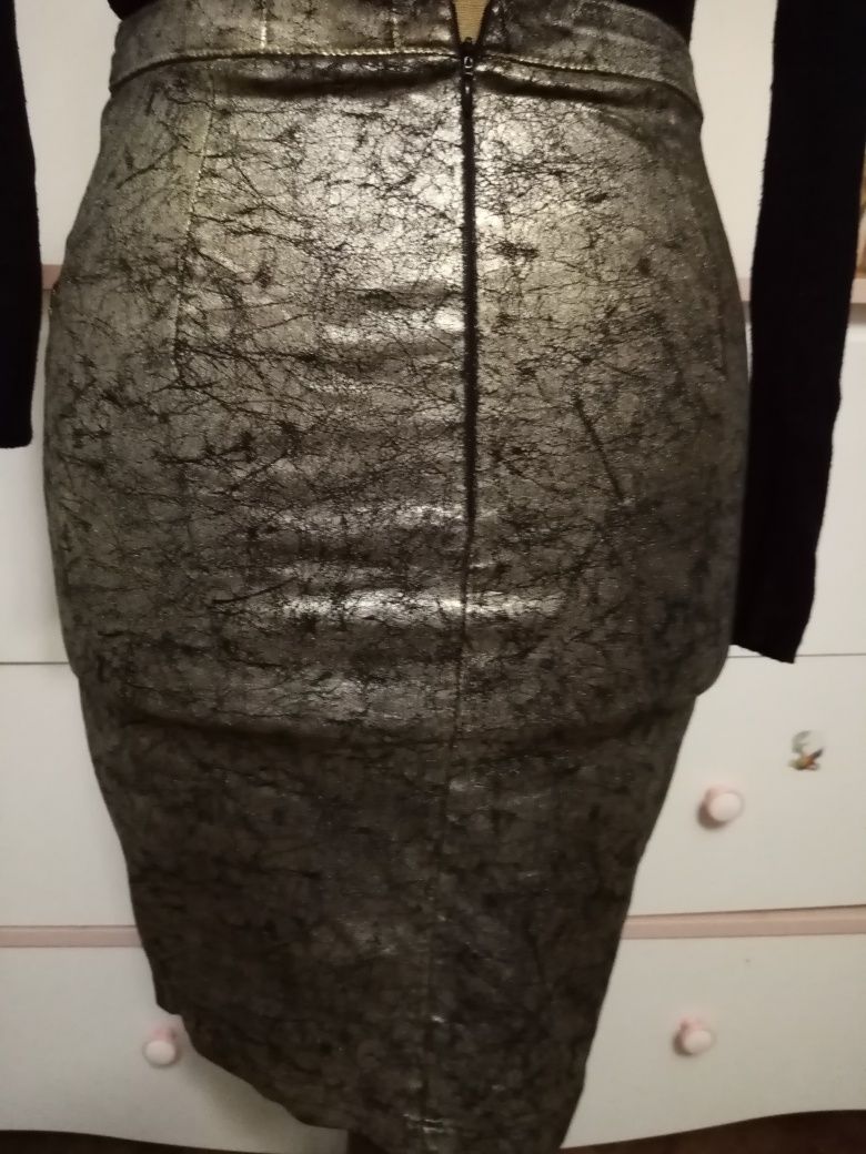 Seksowną spódnica Mohito