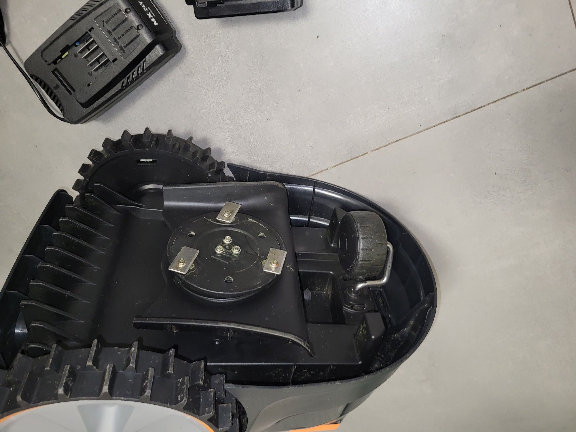 LawnMaster VBRM16 OcuMow™ – Bezprzewodowy Robot Koszący