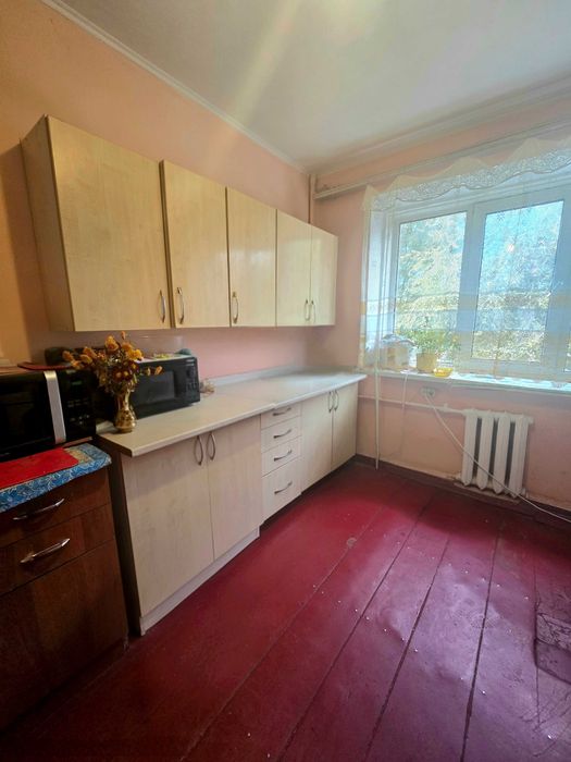 Продаж 4-х кімнат в комунальній квартирі на Вокзальній