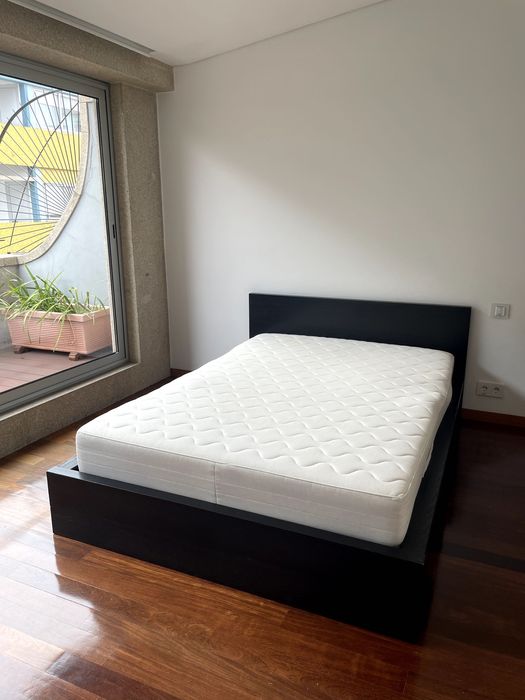 Cama IKEA Queen Size