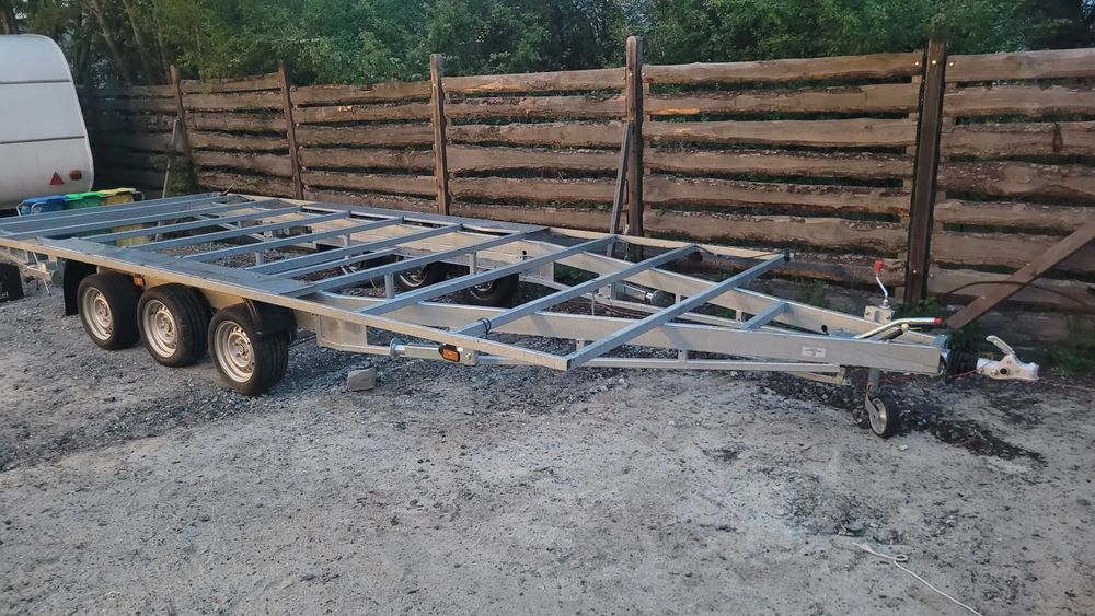Boro  Przyczepa Platforma 6m