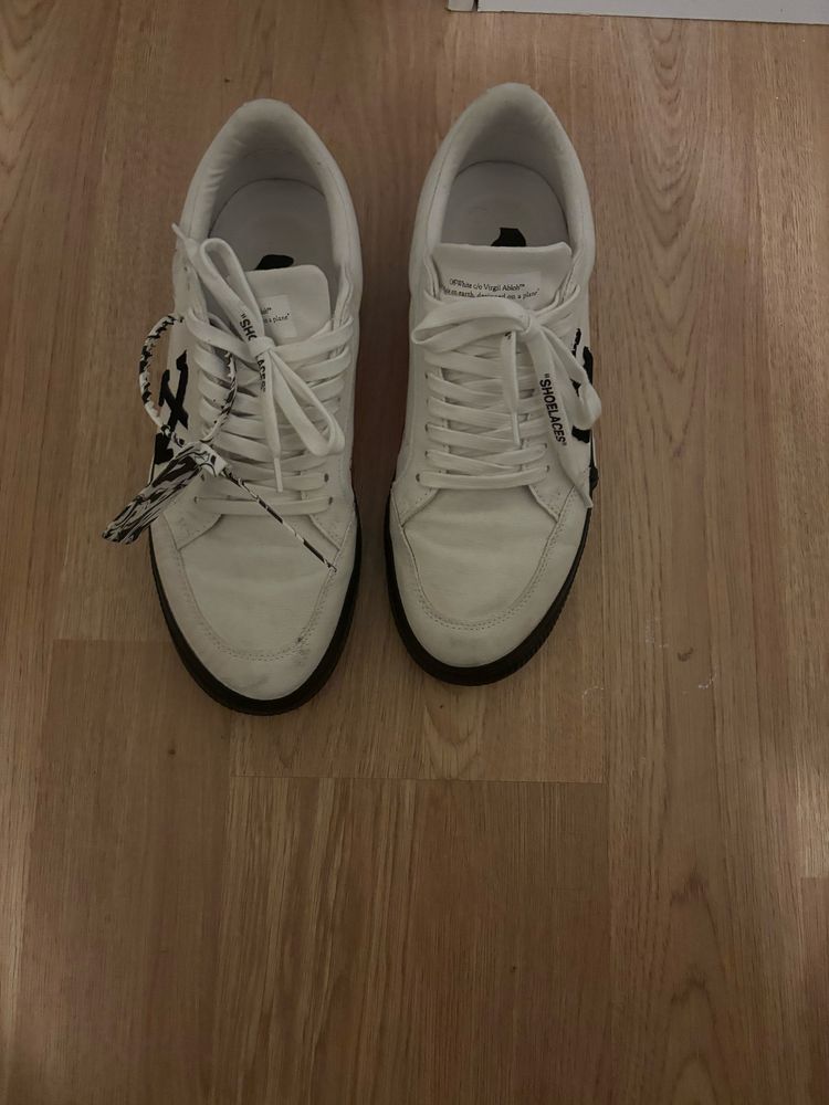 Off white vulcanized
