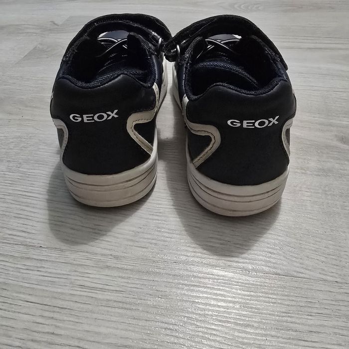 Sneakersy krótki chłopięce na rzepy granatowe rozm.30 GEOX imitacje sk