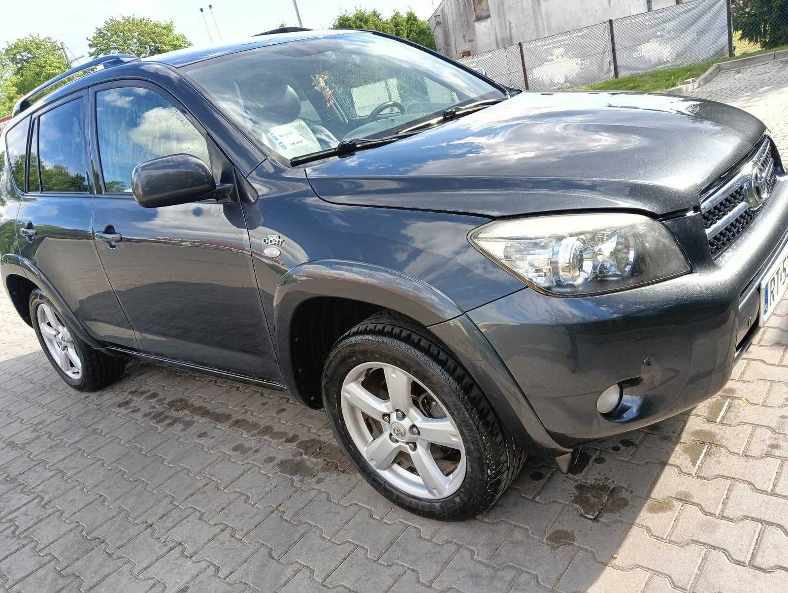 Toyota RAV 4 III rok 2.2 diesel 177KM