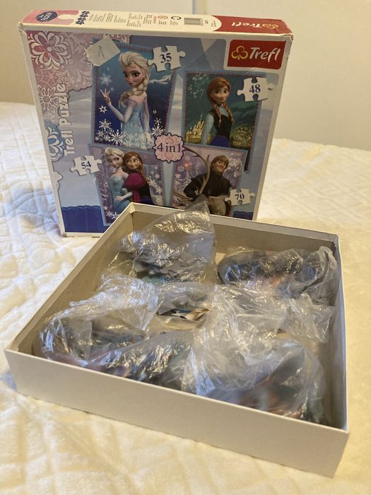 Puzzle Frozen 4 in 1