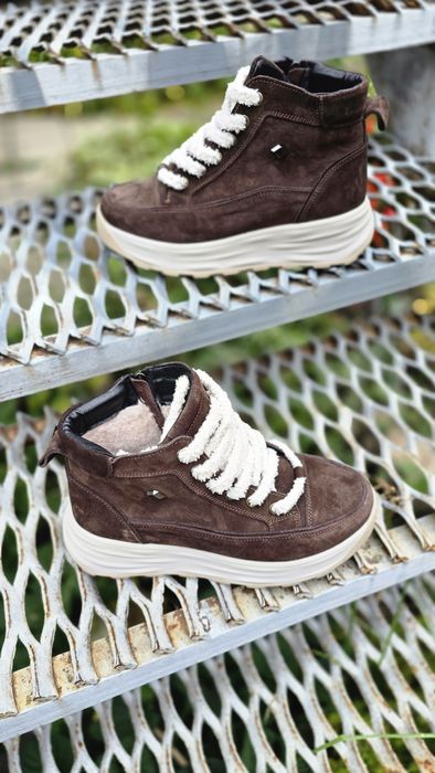 Жіночі зимові замшеві ботинки