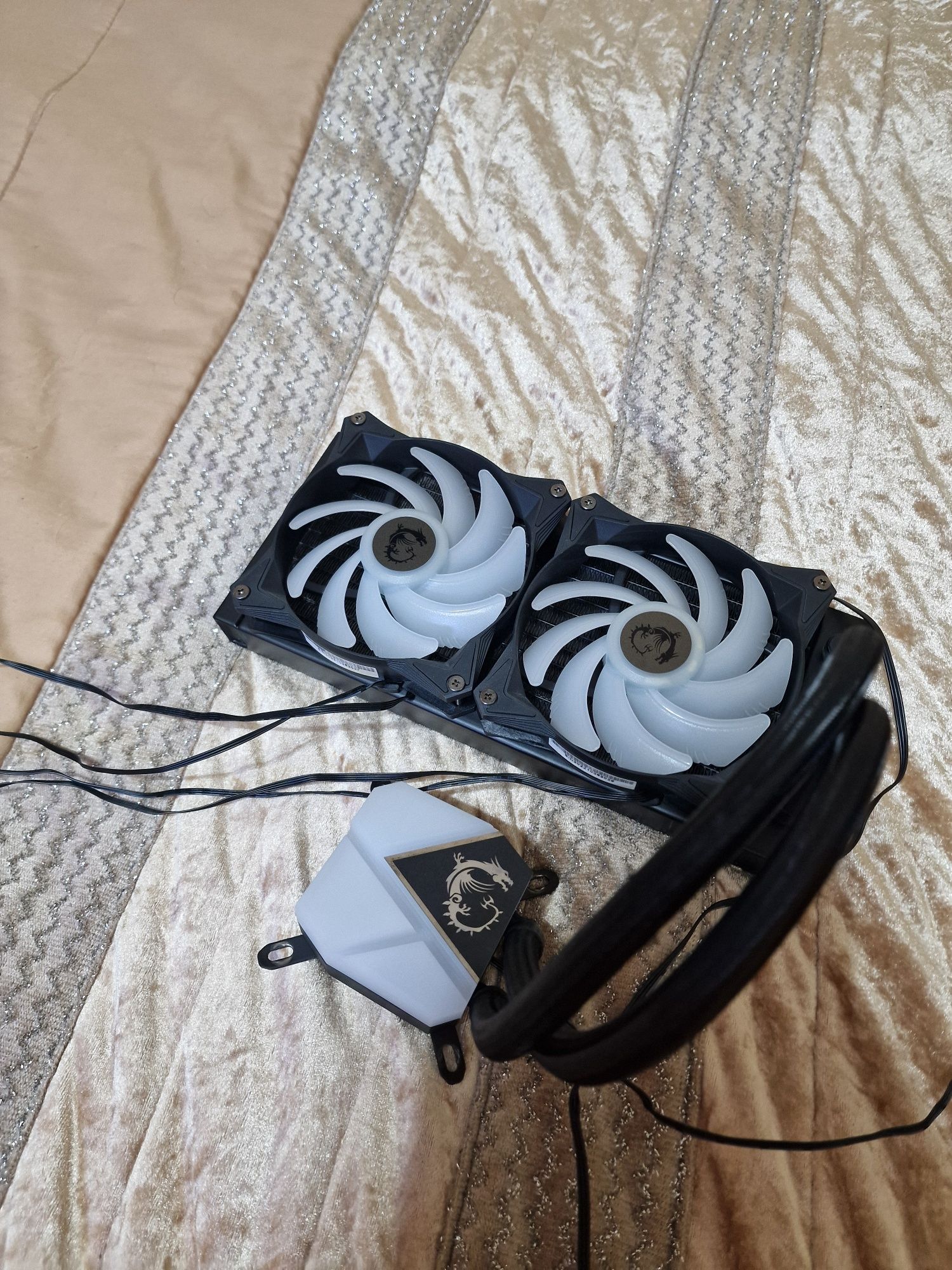 MSI MAG CoreLiquid C240