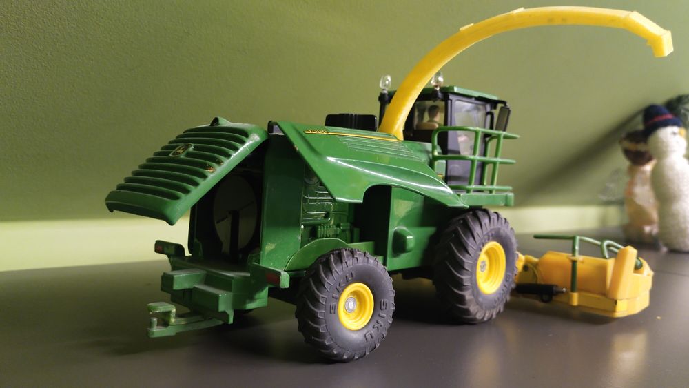 Siku sieczkarnia John Deere 1 32