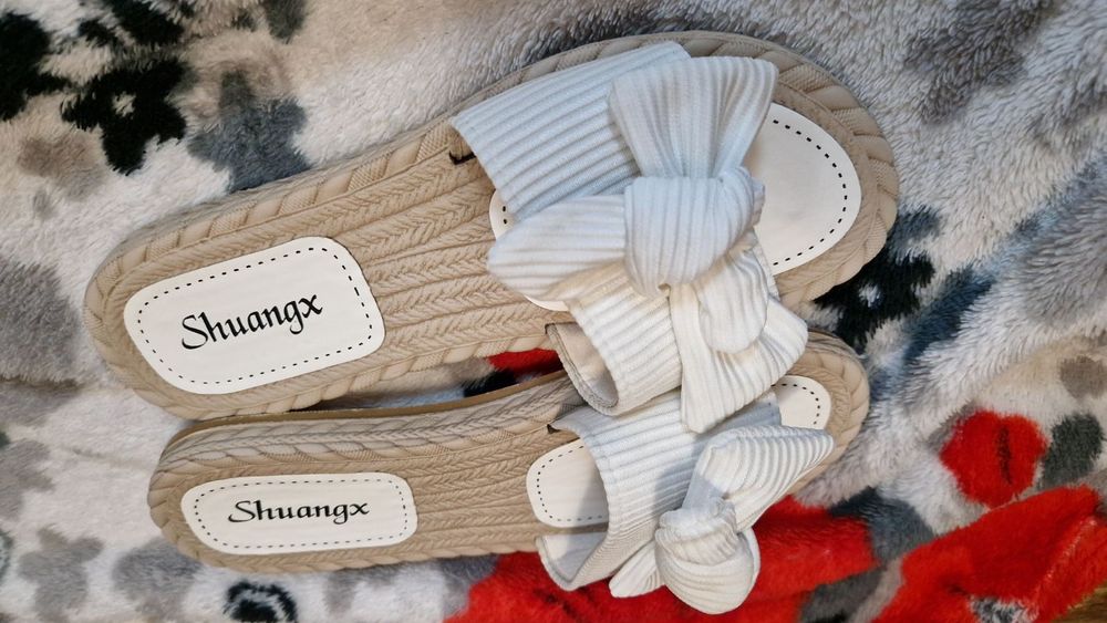 Продам в ідеальному стані літні тапочки шльопанці 38 р. Устілка 24