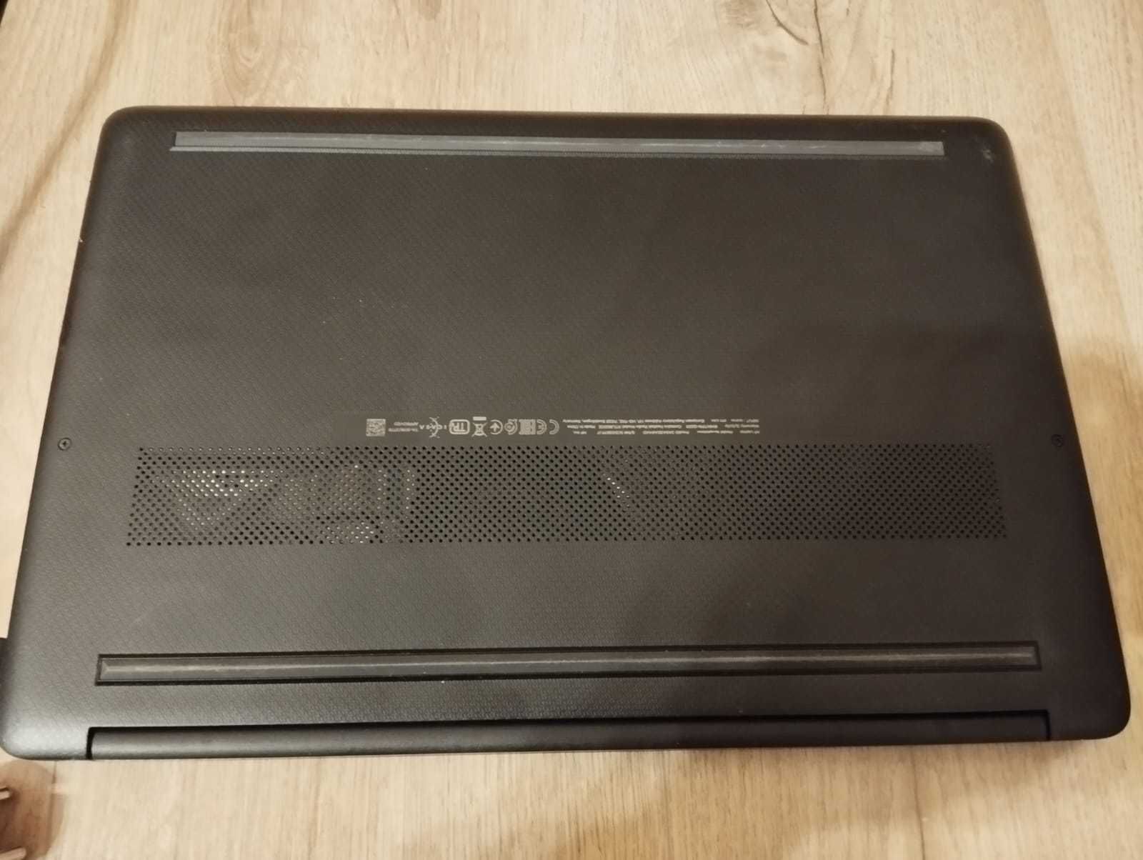 Laptop HP 15s (stan idealny)
