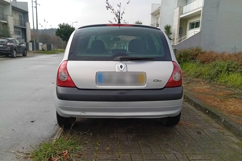 Renault Clio 2002 - Apenas 184000km