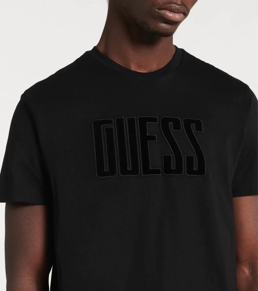 Футболки Guess черная и белая