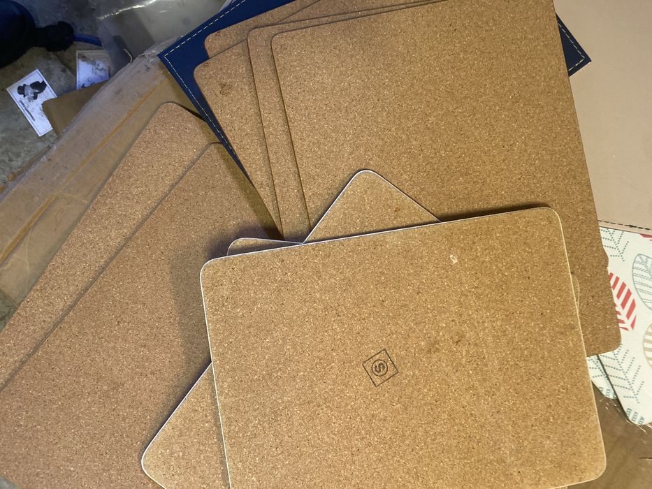 18 podkładek pod talerze cena za wszystkie