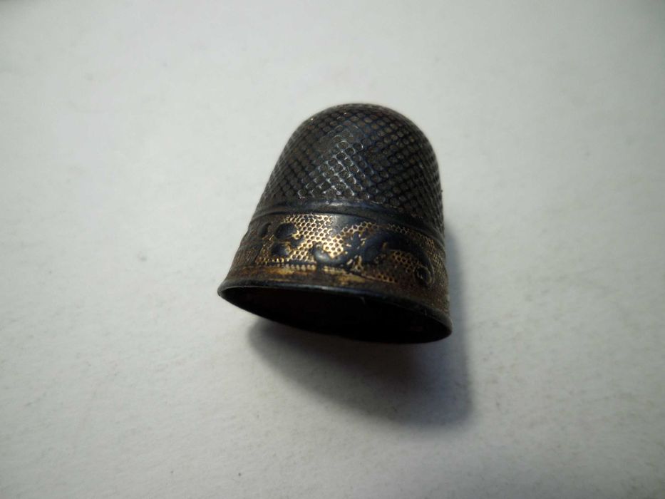 Dedal antigo com Patina